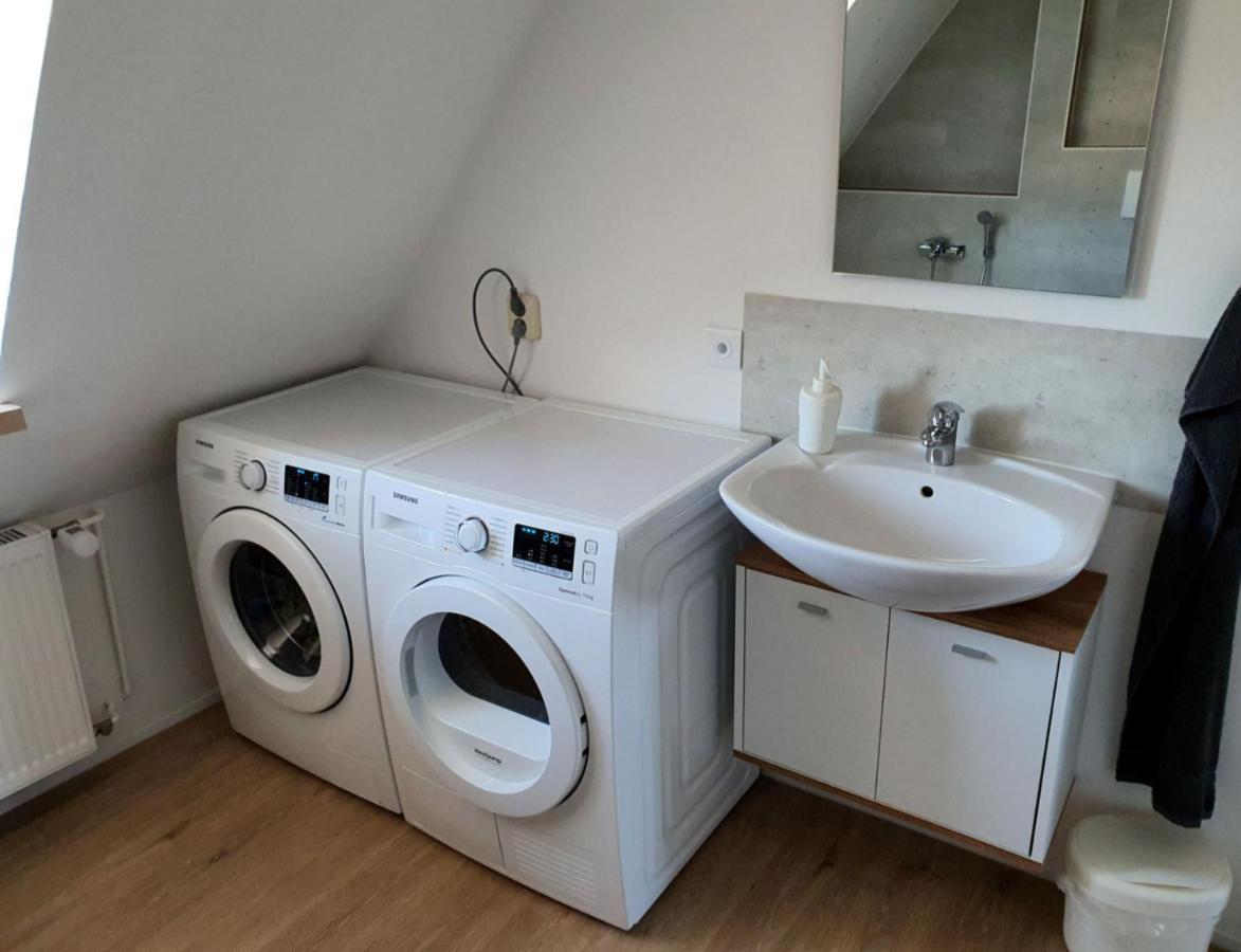 Gemuetliche Dachwohnung Mit Kleiner Oder Grosser Dachterrasse Nebeneinander Вольмирштедт Экстерьер фото